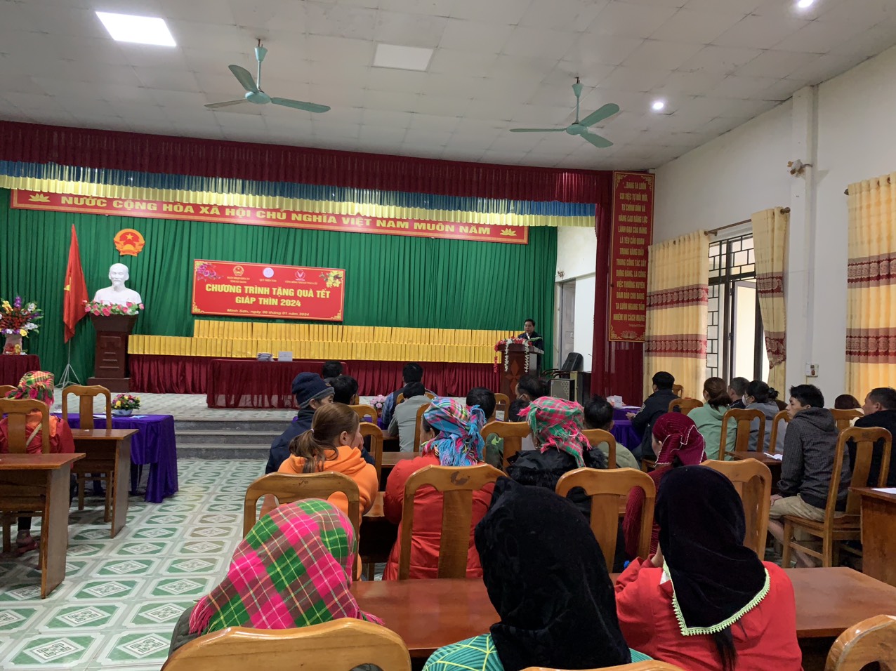 Xã Minh Sơn tổ chức chương trình tặng quà tết năm Giáp Thìn 2024