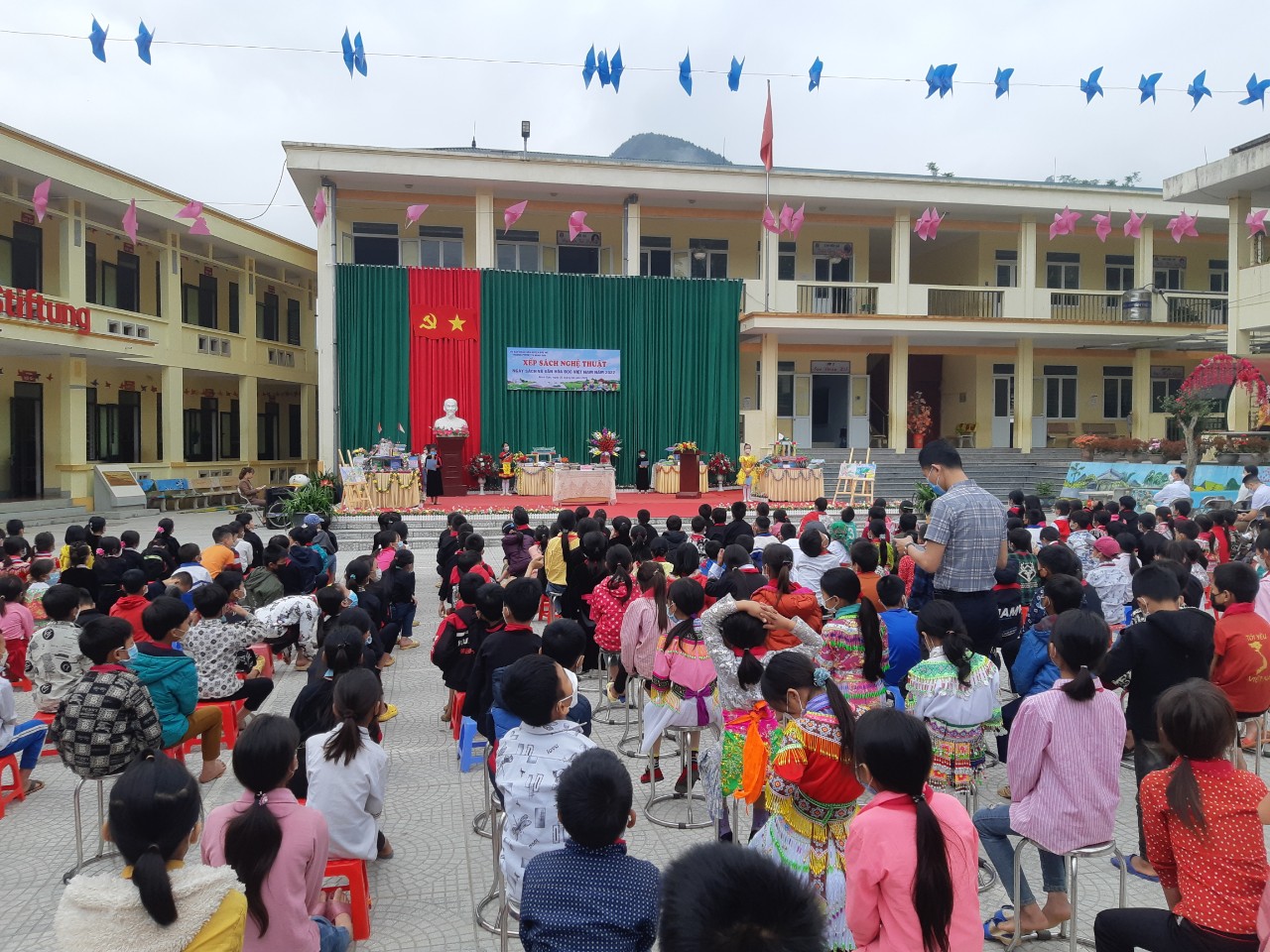 Hưởng ứng ngày sách và văn hóa đọc Việt Nam năm 2022; thắp lên ngọn lửa tri thức trong cộng đồng