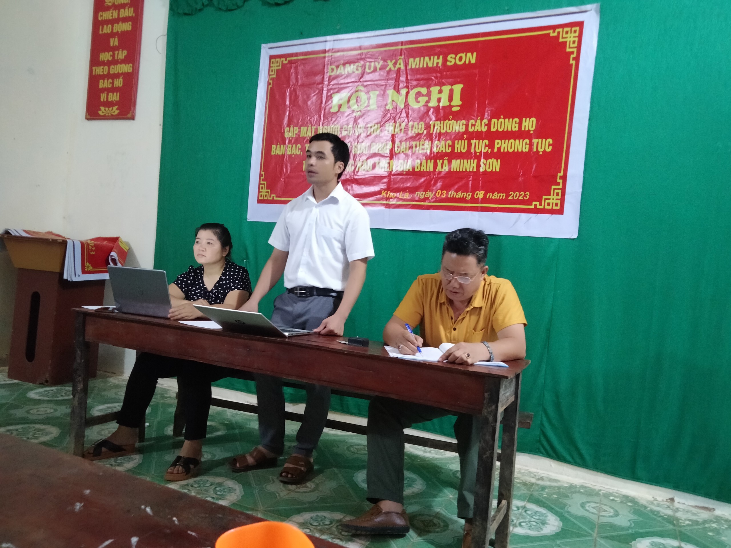 Xã Minh Sơn tổ chức hội nghị gặp mặt người có uy tín