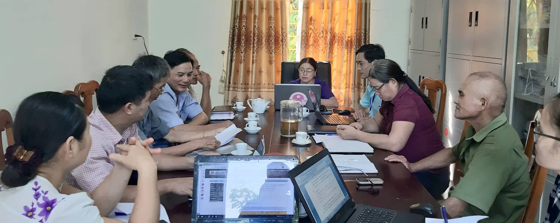 Ban chỉ đạo xây dựng lịch sử Đảng bộ xã Minh Sơn tổ chức họp đánh giá bản sơ thảo cuốn lịch sử Đảng bộ.